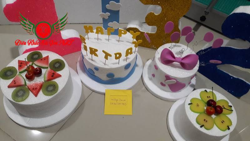 Mô hình bánh sinh nhật bằng xốp 2